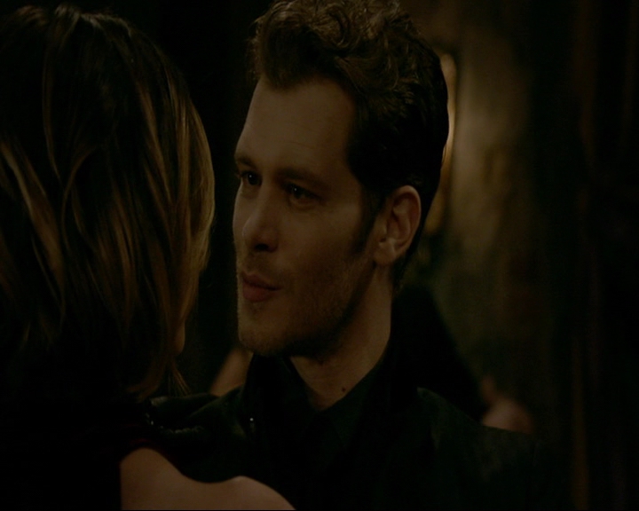 VampireDiaries-dot-nl_TheOriginals4x06BagOfCobras1402.jpg