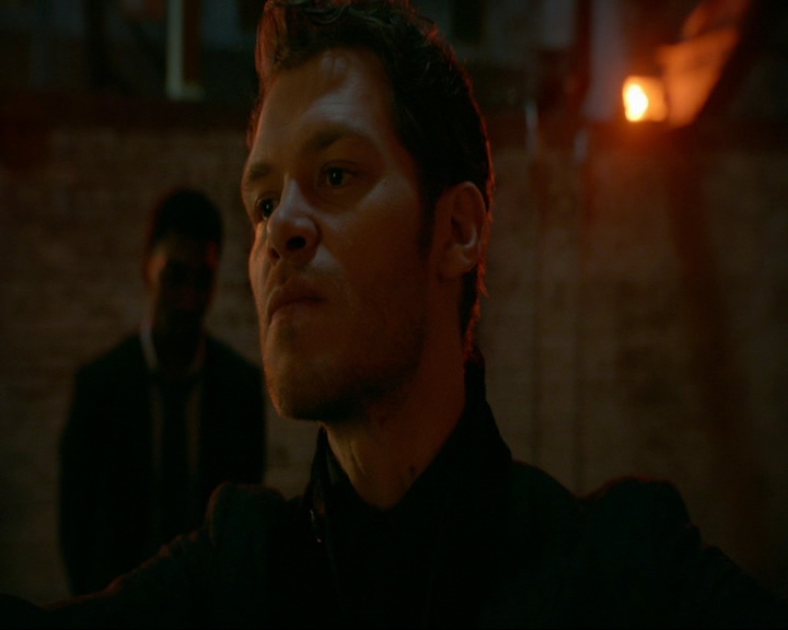 VampireDiaries-dot-nl_TheOriginals4x06BagOfCobras1780.jpg