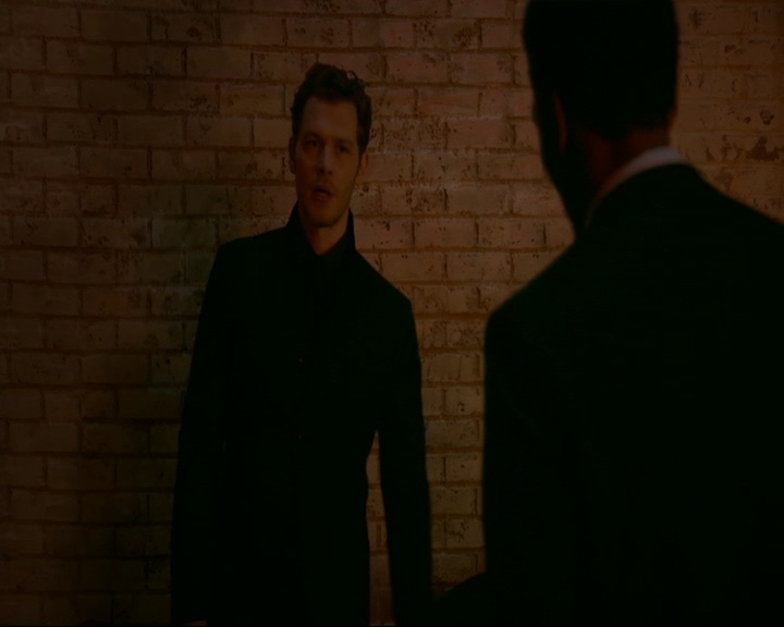 VampireDiaries-dot-nl_TheOriginals4x06BagOfCobras1786.jpg