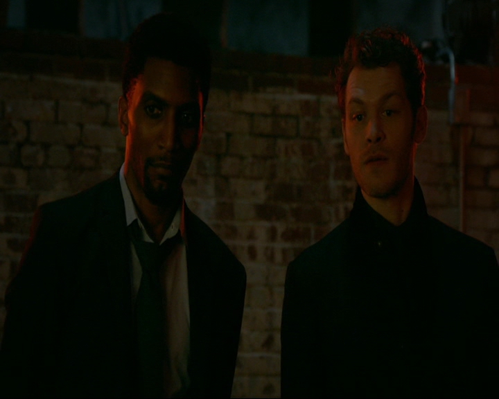 VampireDiaries-dot-nl_TheOriginals4x06BagOfCobras1798.jpg