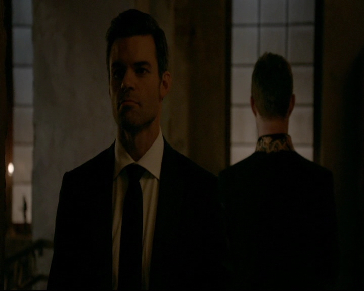 VampireDiaries-dot-nl_TheOriginals4x06BagOfCobras1802.jpg