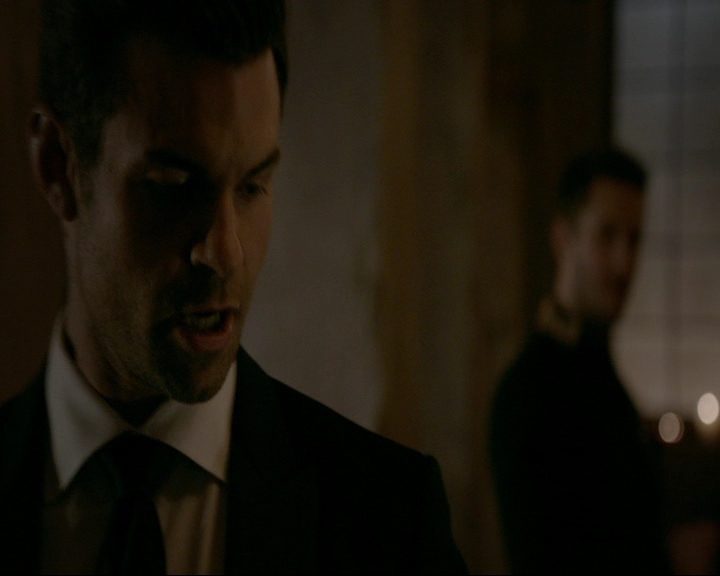 VampireDiaries-dot-nl_TheOriginals4x06BagOfCobras1804.jpg