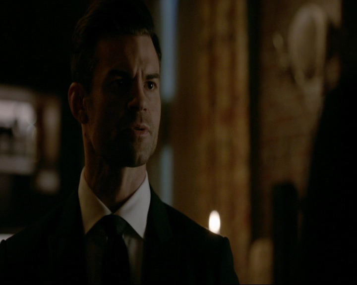 VampireDiaries-dot-nl_TheOriginals4x06BagOfCobras2343.jpg