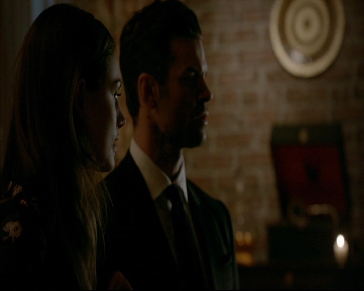 VampireDiaries-dot-nl_TheOriginals4x06BagOfCobras2344.jpg