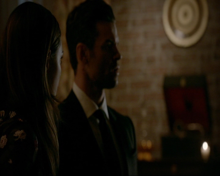 VampireDiaries-dot-nl_TheOriginals4x06BagOfCobras2345.jpg