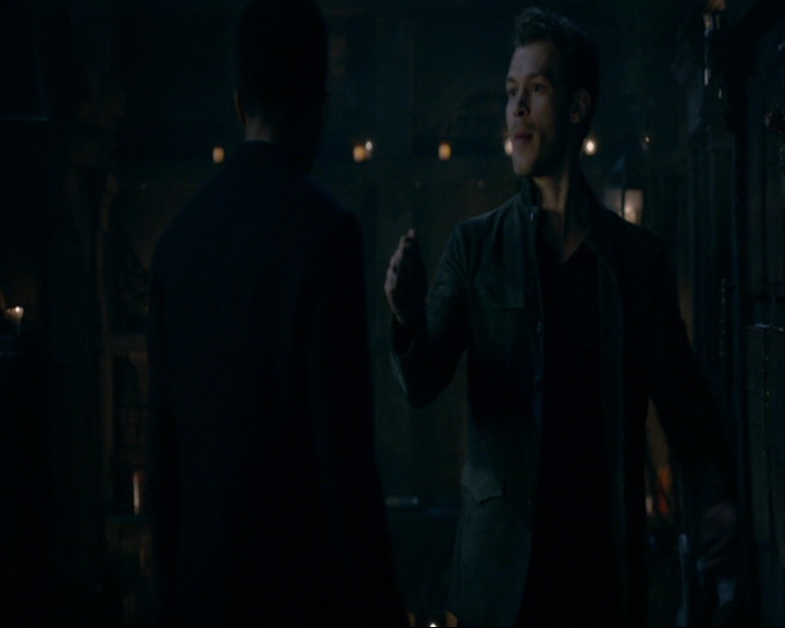 VampireDiaries-dot-nl_TheOriginals4x09QueenDeath1385.jpg