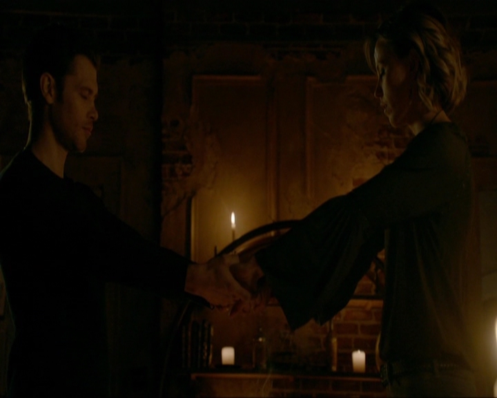 VampireDiariesWorld-dot-nl_TheOriginals4x11ASpiritThereThatWontBeBroken2049.jpg