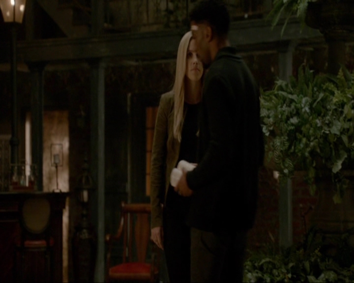 VampireDiariesWorld-dot-nl_TheOriginals4x13TheFeastOfAllSinners0923.jpg