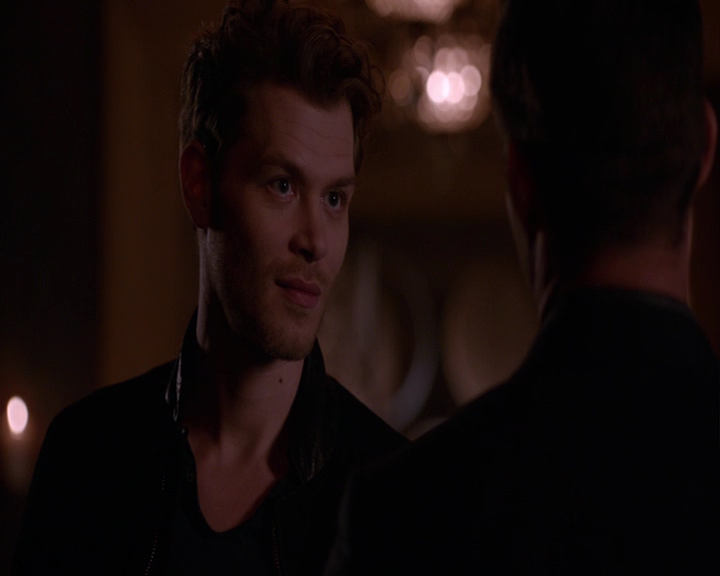 VampireDiaries-dot-nl_TheOriginals-S4-GagReel0052.jpg