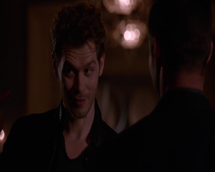 VampireDiaries-dot-nl_TheOriginals-S4-GagReel0057.jpg