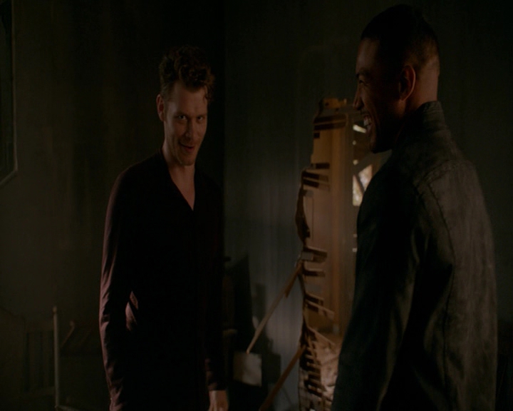 VampireDiaries-dot-nl_TheOriginals-S4-GagReel0221.jpg