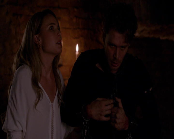 VampireDiaries-dot-nl_TheOriginals4x02NoQuarter-deletedscene0004.jpg