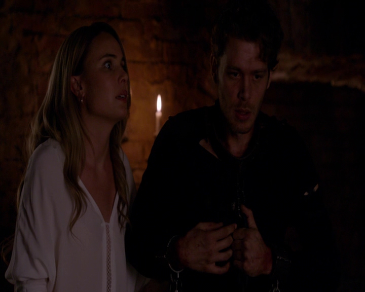 VampireDiaries-dot-nl_TheOriginals4x02NoQuarter-deletedscene0005.jpg