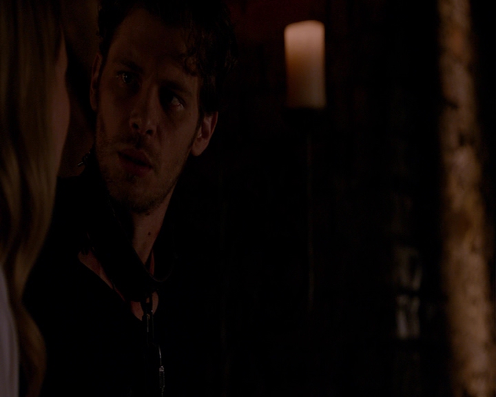 VampireDiaries-dot-nl_TheOriginals4x02NoQuarter-deletedscene0014.jpg