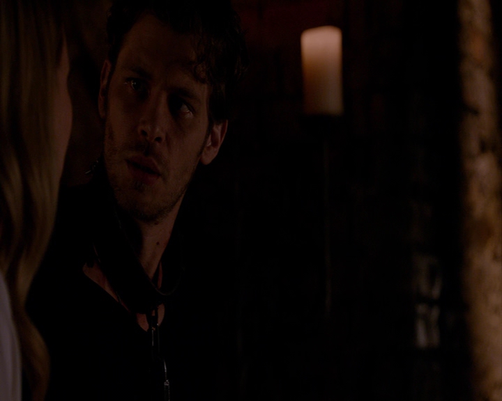 VampireDiaries-dot-nl_TheOriginals4x02NoQuarter-deletedscene0015.jpg