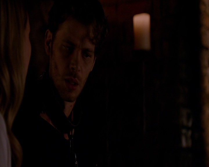 VampireDiaries-dot-nl_TheOriginals4x02NoQuarter-deletedscene0016.jpg