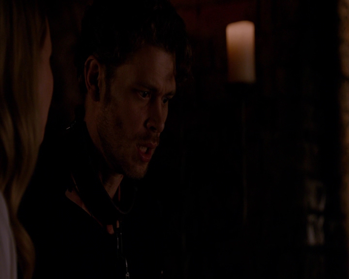 VampireDiaries-dot-nl_TheOriginals4x02NoQuarter-deletedscene0017.jpg