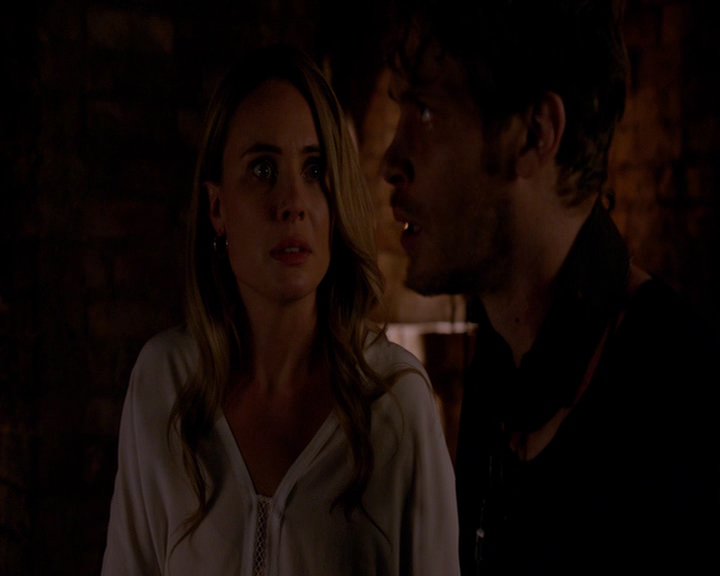 VampireDiaries-dot-nl_TheOriginals4x02NoQuarter-deletedscene0019.jpg