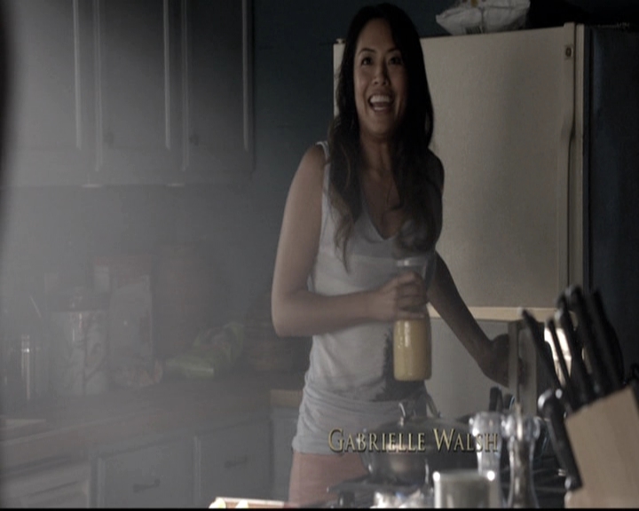 VampireDiariesWorld-dot-nl_6x02YellowLedbetter0178.jpg