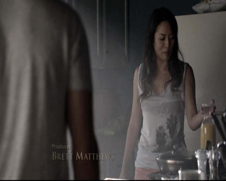 VampireDiariesWorld-dot-nl_6x02YellowLedbetter0187.jpg