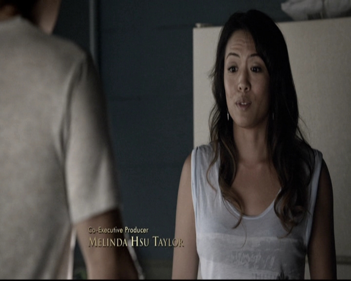 VampireDiariesWorld-dot-nl_6x02YellowLedbetter0200.jpg