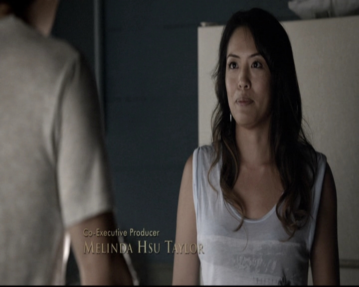 VampireDiariesWorld-dot-nl_6x02YellowLedbetter0201.jpg