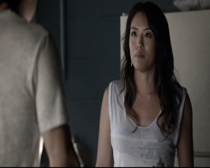 VampireDiariesWorld-dot-nl_6x02YellowLedbetter0202.jpg