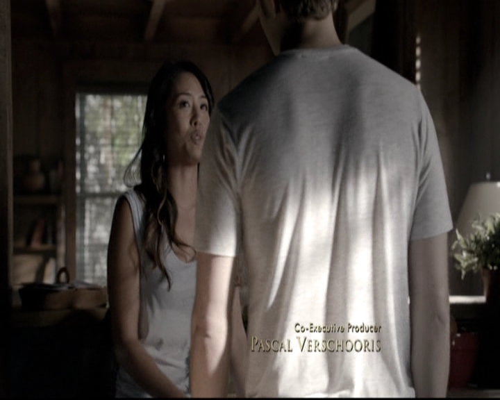 VampireDiariesWorld-dot-nl_6x02YellowLedbetter0207.jpg