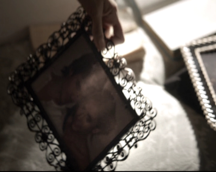 VampireDiariesWorld-dot-nl_6x02YellowLedbetter0243.jpg
