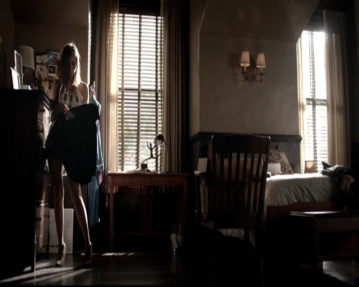 VampireDiariesWorld-dot-nl_6x02YellowLedbetter0265.jpg