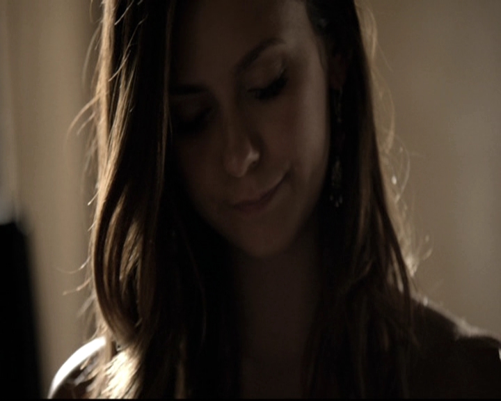 VampireDiariesWorld-dot-nl_6x02YellowLedbetter0267.jpg