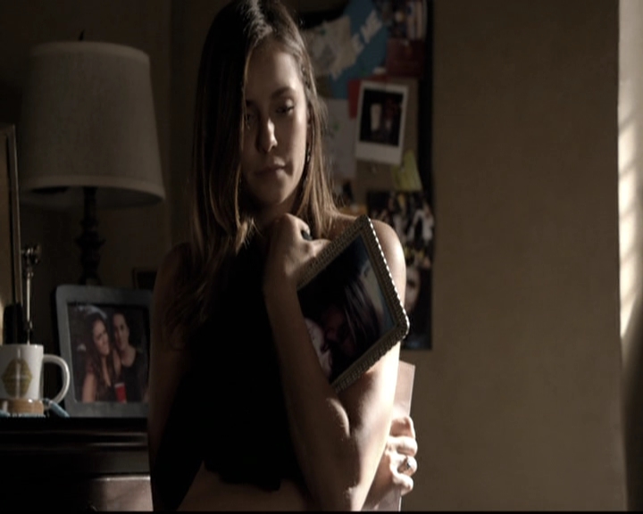 VampireDiariesWorld-dot-nl_6x02YellowLedbetter0279.jpg