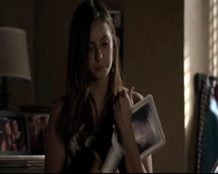 VampireDiariesWorld-dot-nl_6x02YellowLedbetter0280.jpg