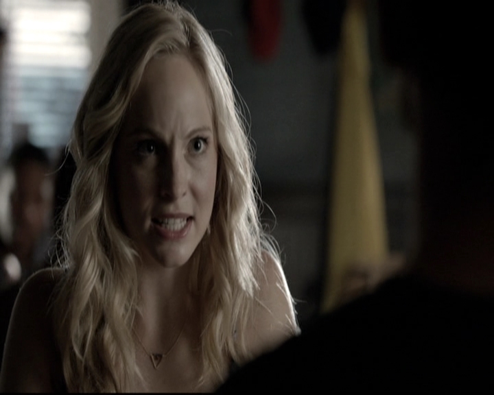 VampireDiariesWorld-dot-nl_6x02YellowLedbetter0315.jpg