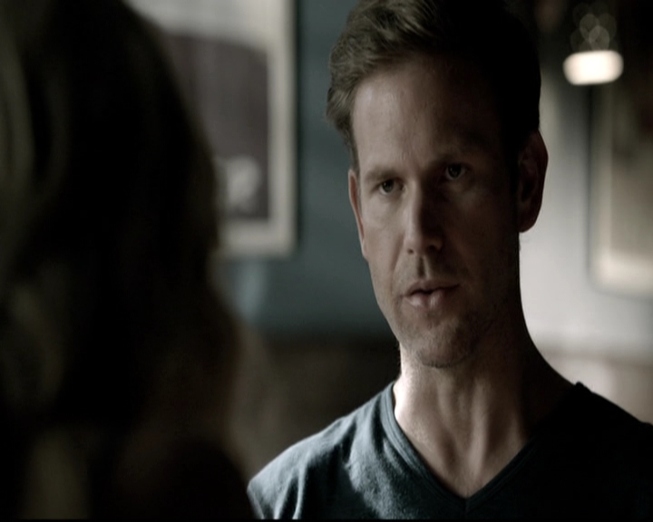 VampireDiariesWorld-dot-nl_6x02YellowLedbetter0318.jpg