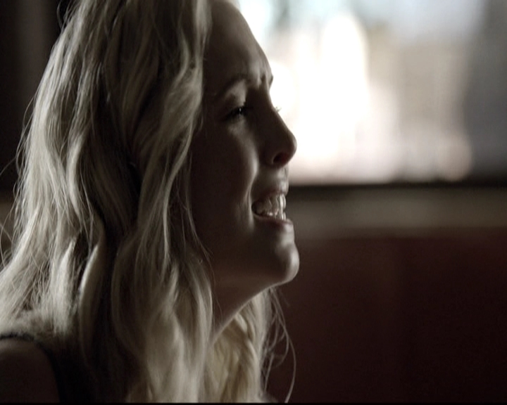VampireDiariesWorld-dot-nl_6x02YellowLedbetter0326.jpg