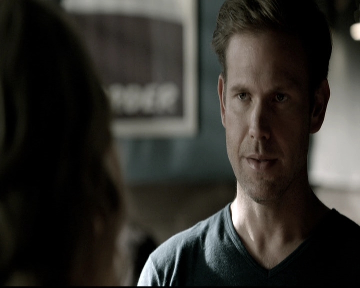 VampireDiariesWorld-dot-nl_6x02YellowLedbetter0335.jpg