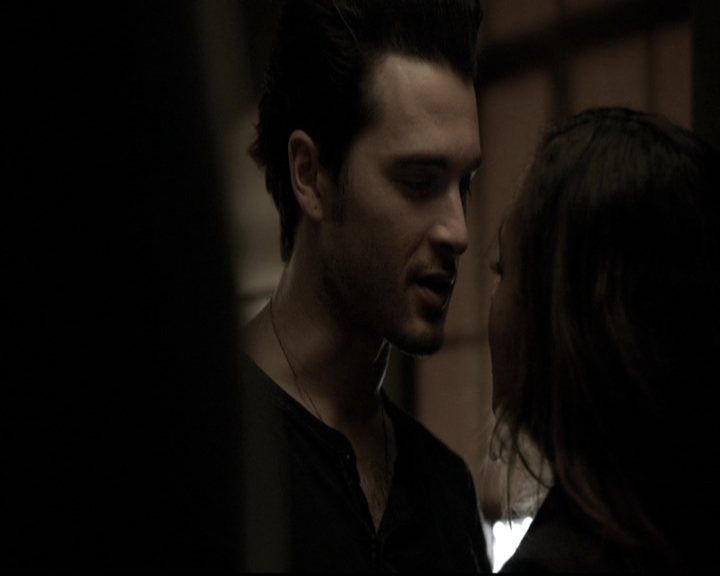 VampireDiariesWorld-dot-nl_6x02YellowLedbetter0352.jpg