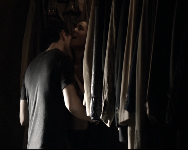 VampireDiariesWorld-dot-nl_6x02YellowLedbetter0355.jpg