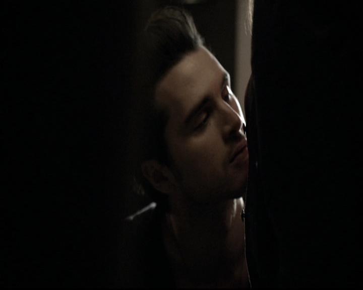 VampireDiariesWorld-dot-nl_6x02YellowLedbetter0364.jpg