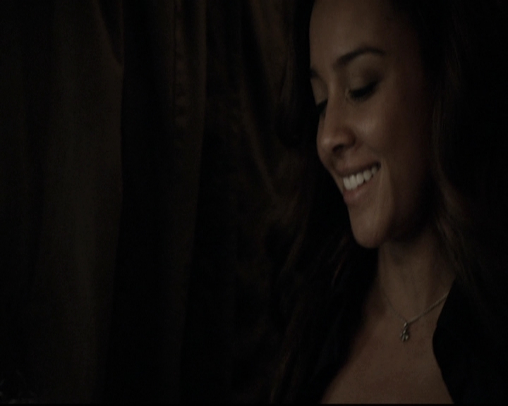 VampireDiariesWorld-dot-nl_6x02YellowLedbetter0381.jpg