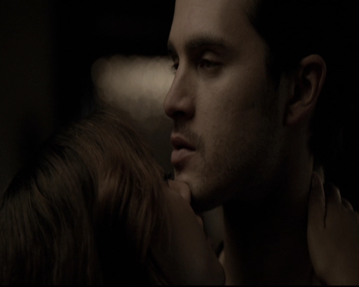 VampireDiariesWorld-dot-nl_6x02YellowLedbetter0390.jpg