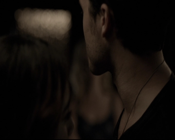 VampireDiariesWorld-dot-nl_6x02YellowLedbetter0395.jpg