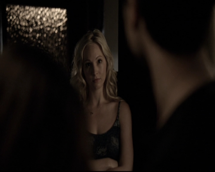 VampireDiariesWorld-dot-nl_6x02YellowLedbetter0396.jpg