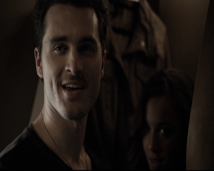 VampireDiariesWorld-dot-nl_6x02YellowLedbetter0398.jpg