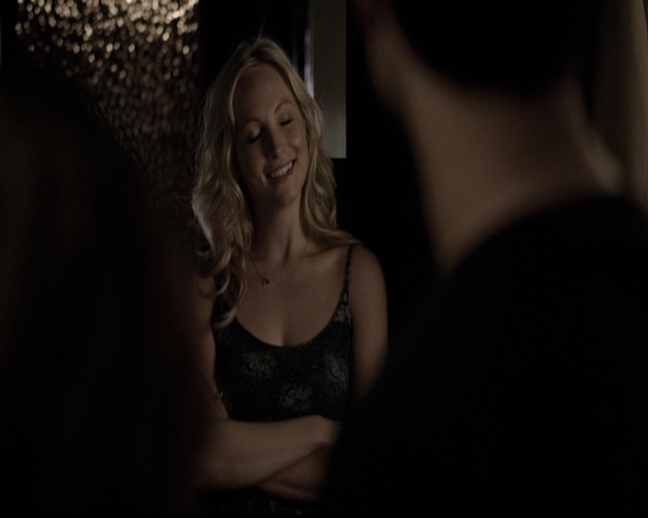 VampireDiariesWorld-dot-nl_6x02YellowLedbetter0400.jpg