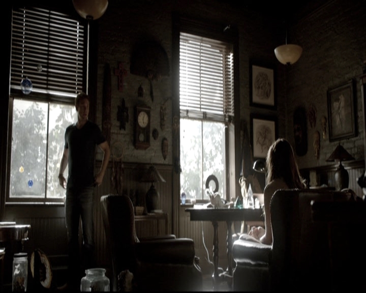 VampireDiariesWorld-dot-nl_6x02YellowLedbetter0404.jpg