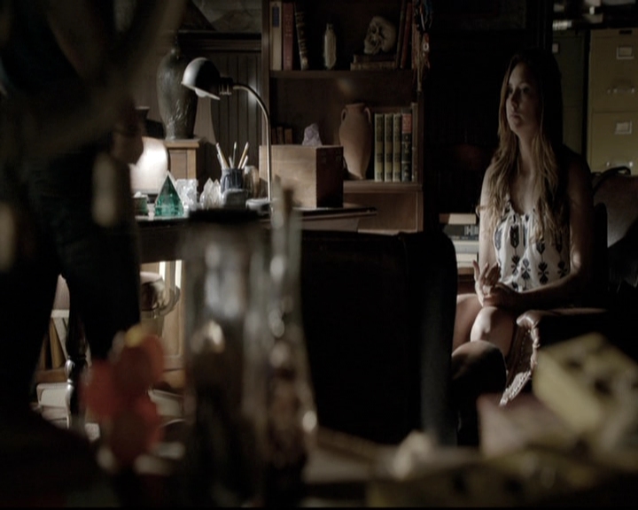 VampireDiariesWorld-dot-nl_6x02YellowLedbetter0407.jpg