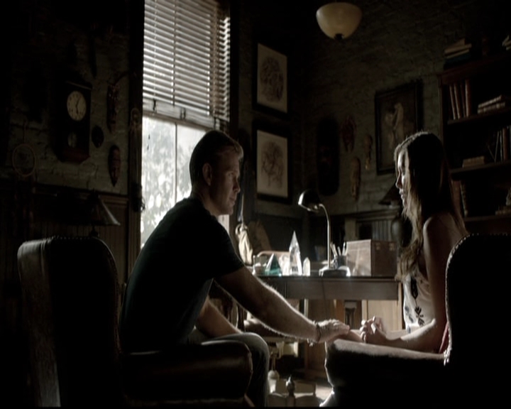 VampireDiariesWorld-dot-nl_6x02YellowLedbetter0415.jpg