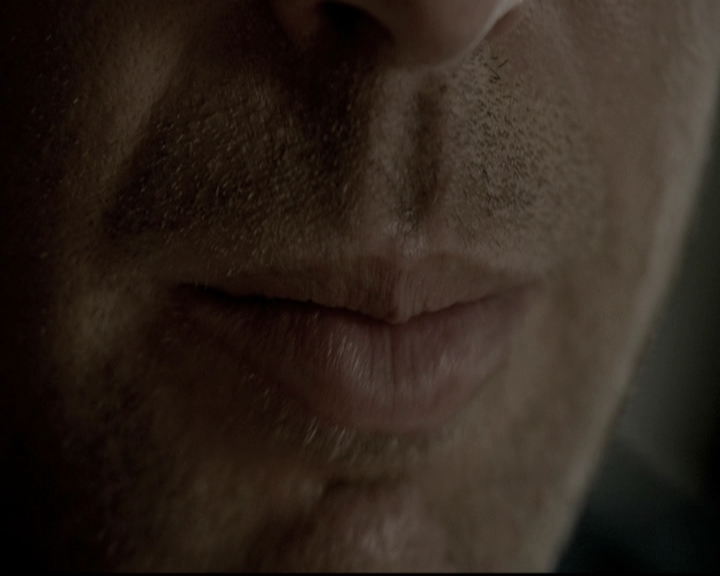 VampireDiariesWorld-dot-nl_6x02YellowLedbetter0418.jpg